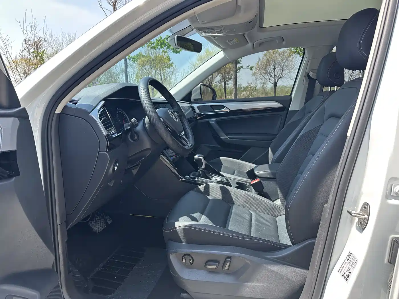 Volkswagen Tayron 2022 280TSI 2WD Luxury Smart Connect Edition фото 8