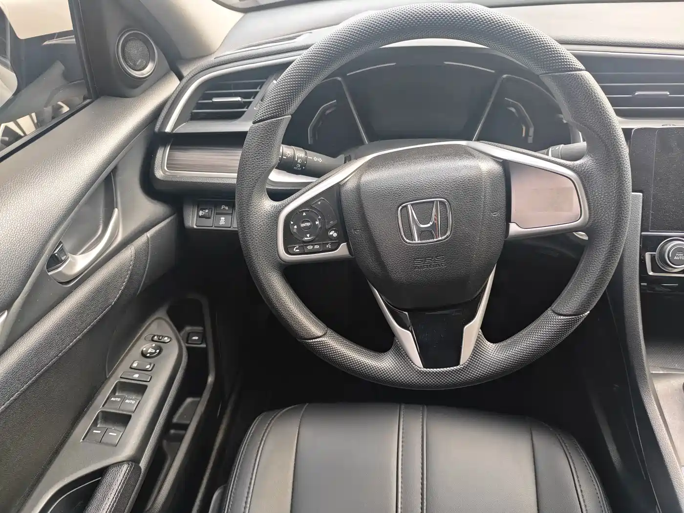 Фото 6 - Honda Civic