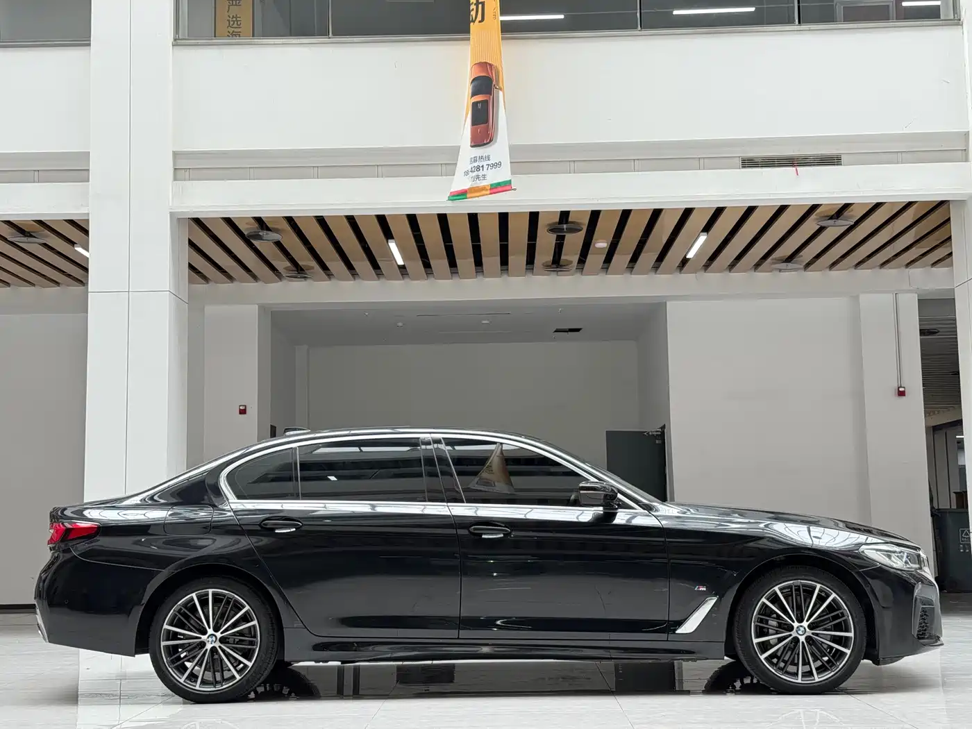 BMW 5 Series 2022 530Li Leading M Sport Package фото 4