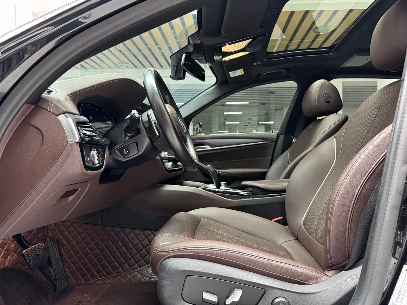 BMW 5 Series 2022 530Li Leading M Sport Package фото 10