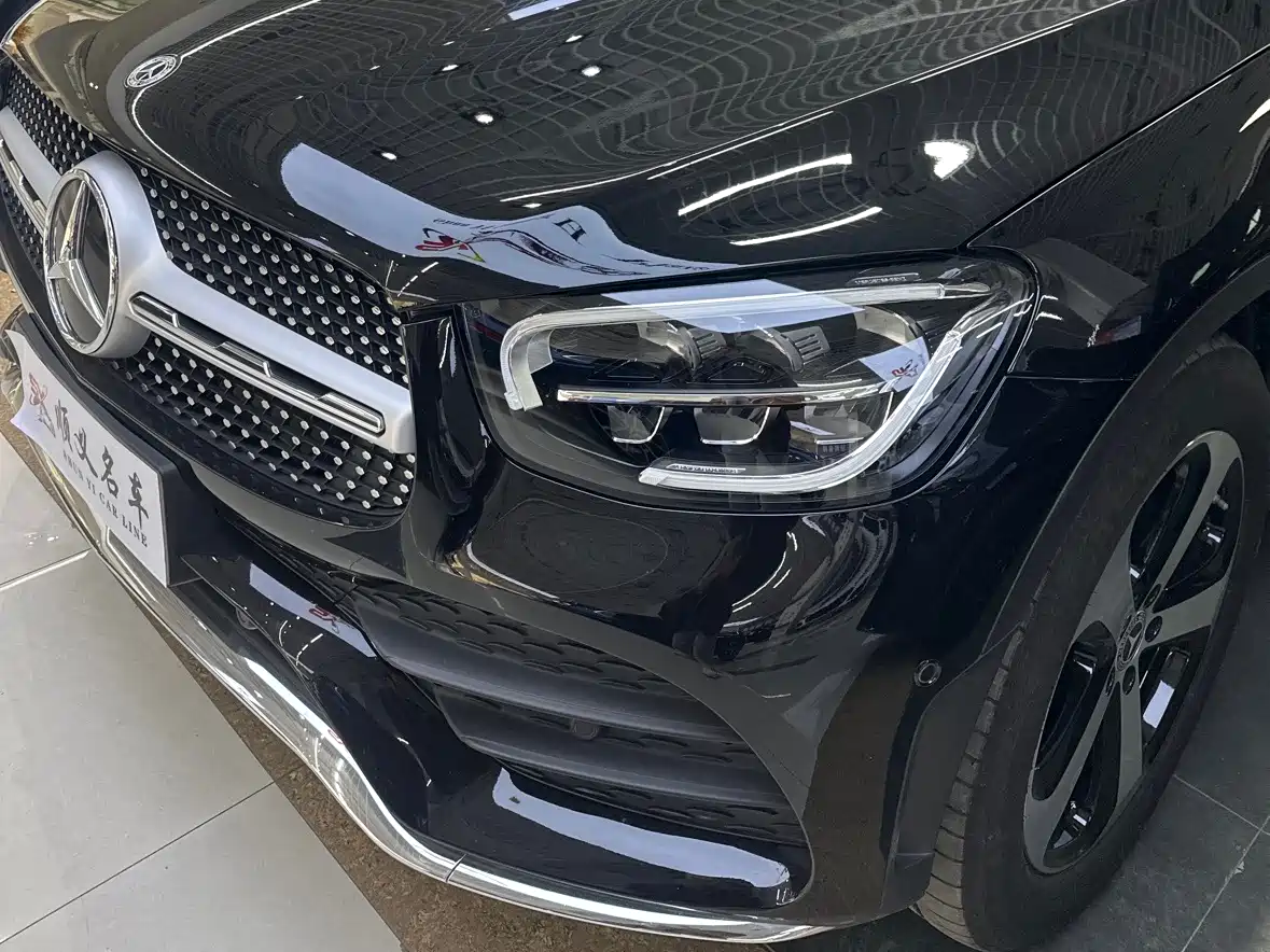 MERCEDES-BENZ GLC