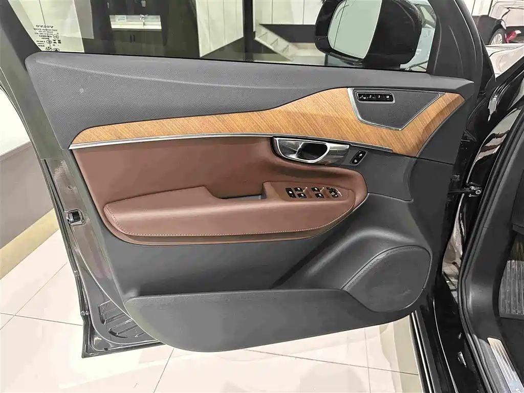 Volvo XC90 2025 2024 B5 Smart Luxury 5-Seater