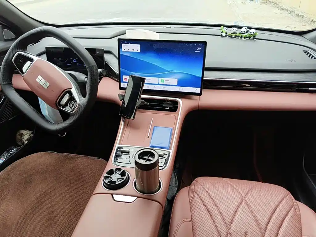 Geely Galaxy Galaxy L6 2025 2025 EM-i 140km Voyage Edition