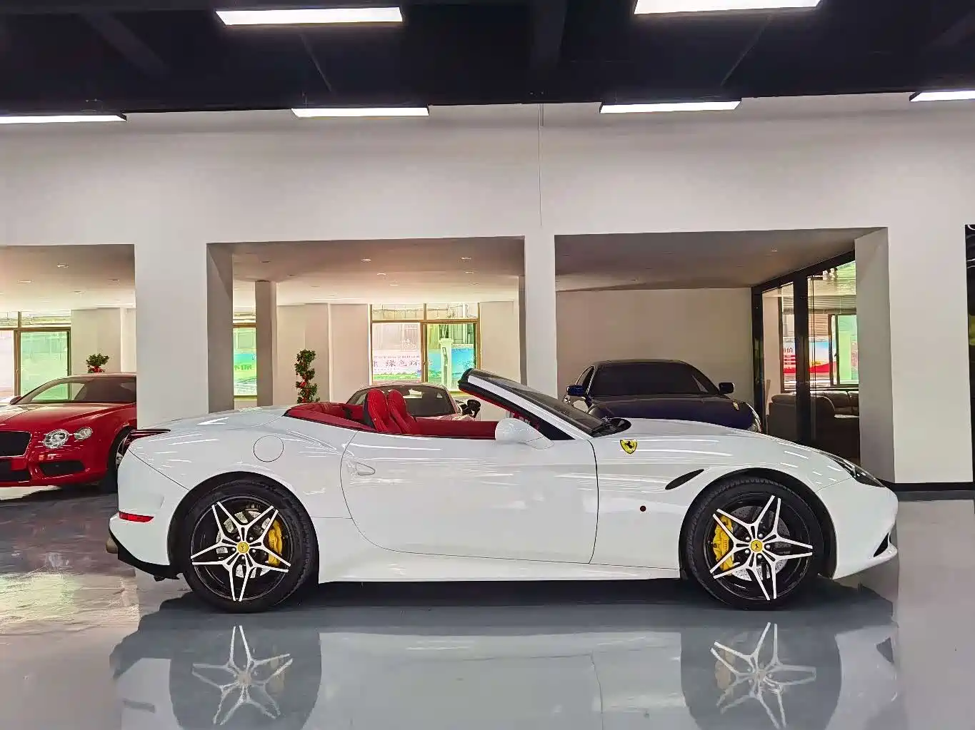 Ferrari California T 2015 3.9T Standard фото 4