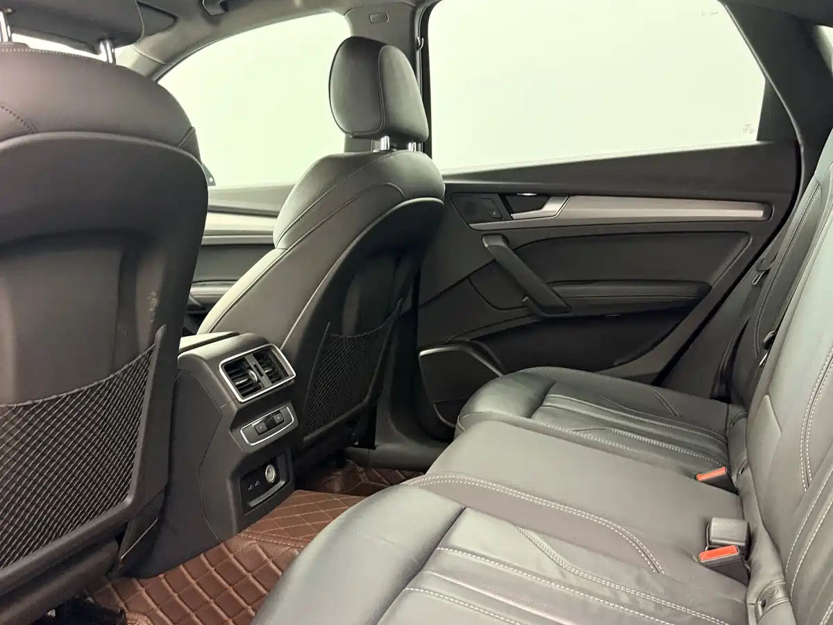 Audi Q5L Sportback 2021 40 TFSI Luxury фото 22
