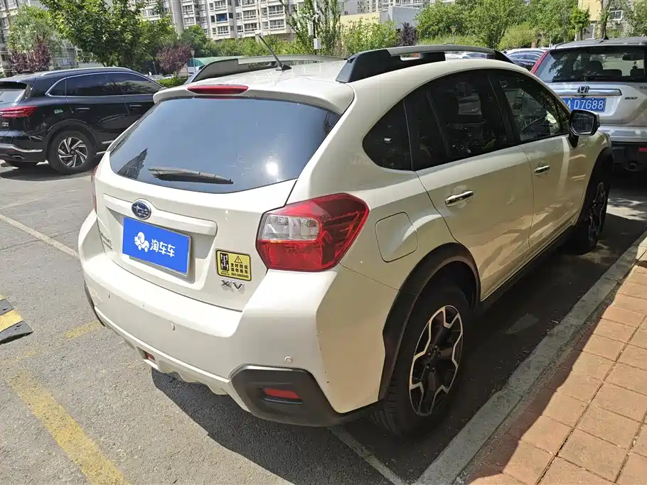 Subaru XV 2014 2.0i Luxury фото 3