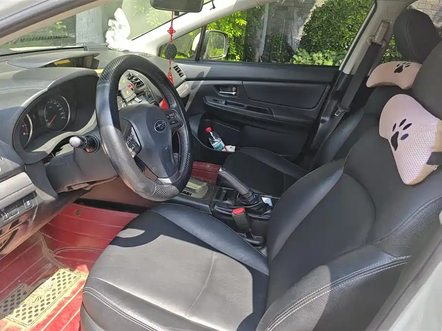 Subaru XV 2014 2.0i Luxury фото 9