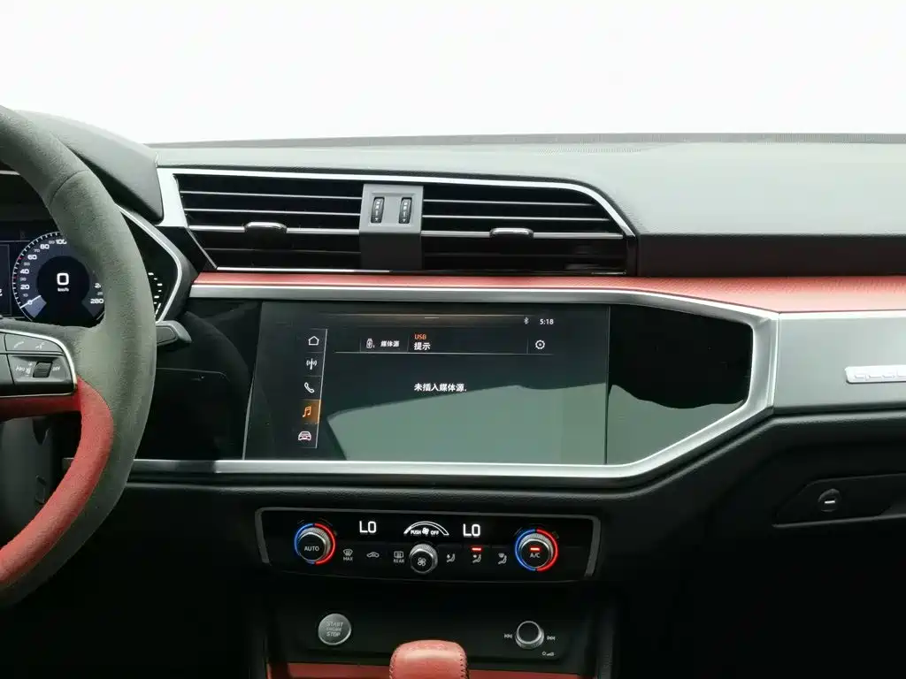Audi Q3, миниатюра 12