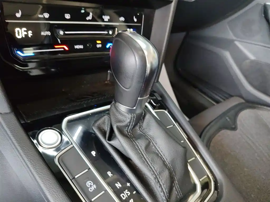 Volkswagen Magotan 2020 380TSI DSG Luxury фото 10