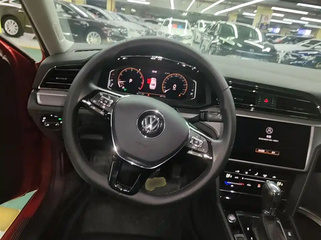 VOLKSWAGEN LINGDU