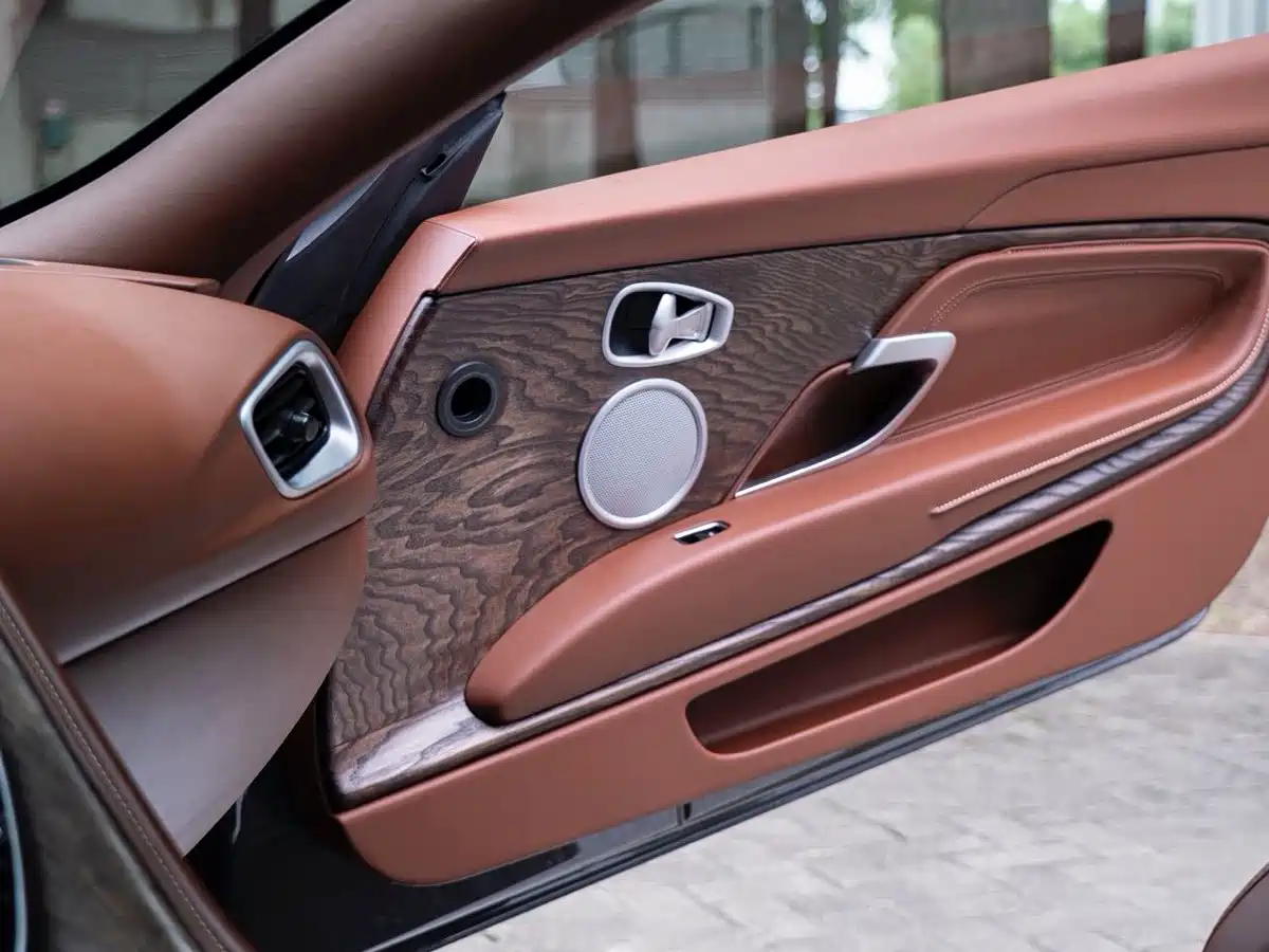Aston Martin DB11 2018 2019 Model 4.0T V8 Coupe