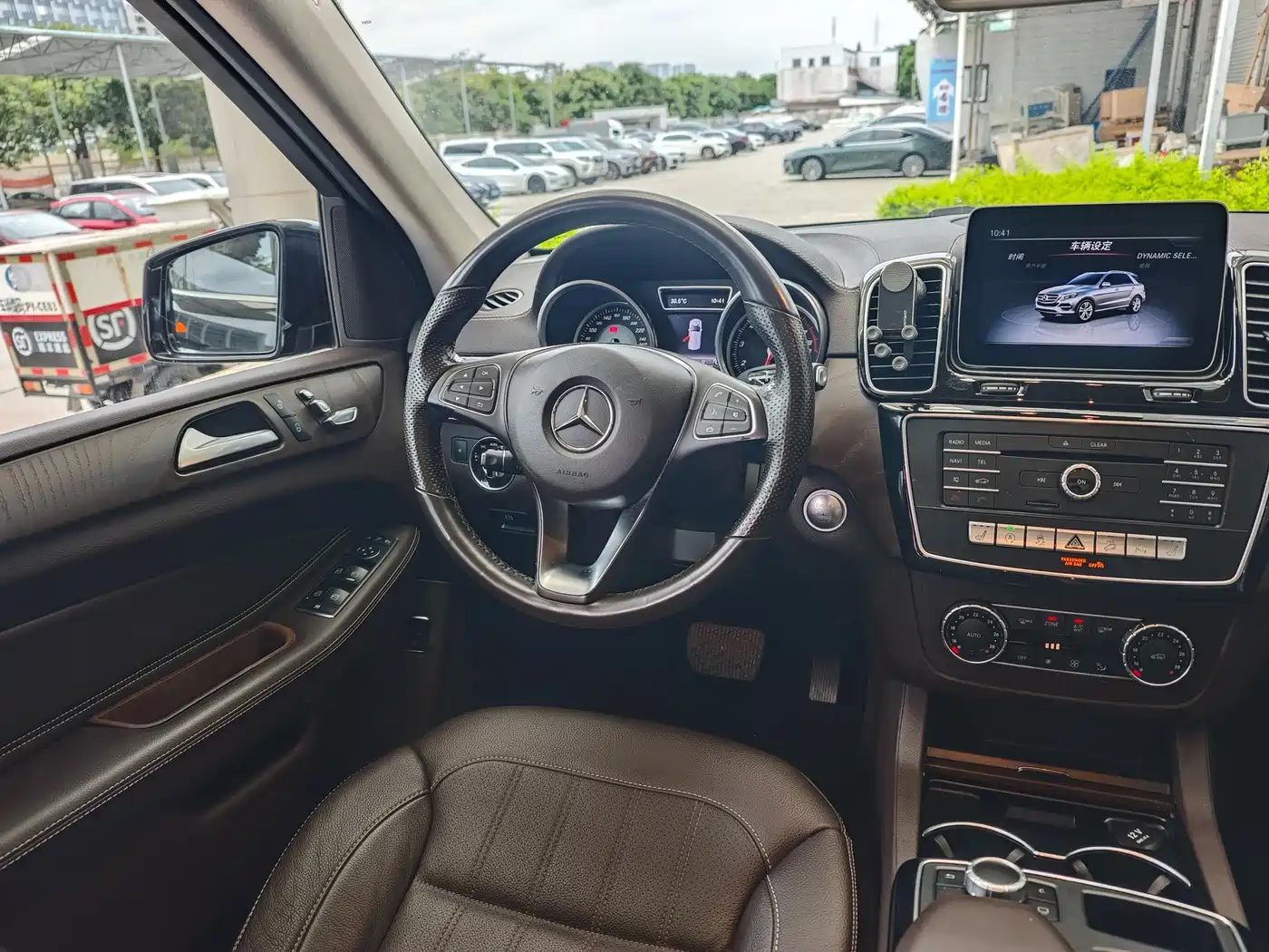 Mercedes-Benz GLE 2018 GLE 320 4MATIC Dynamic Ultimate Edition фото 9