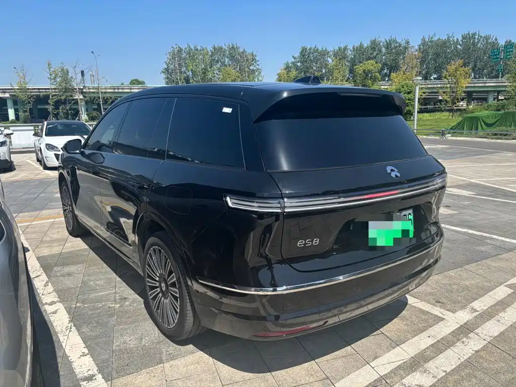NIO ES8 2026 2025 Model 6-Seat Executive Luxury Edition