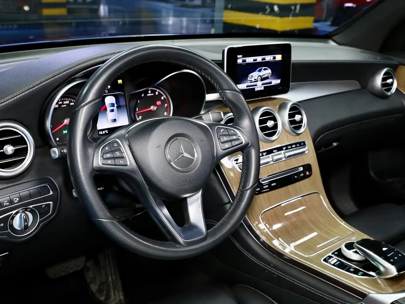 Mercedes-Benz GLC Coupe 2018 GLC 260 4MATIC Coupe SUV фото 11