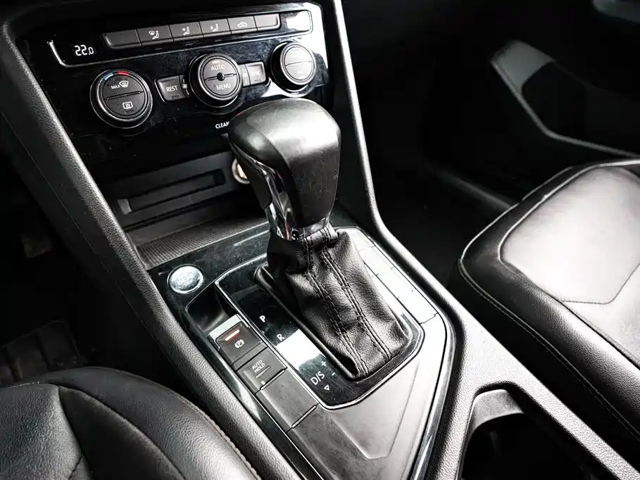 Volkswagen Tiguan L 2017 330TSI Automatic 2WD Comfort Edition фото 13