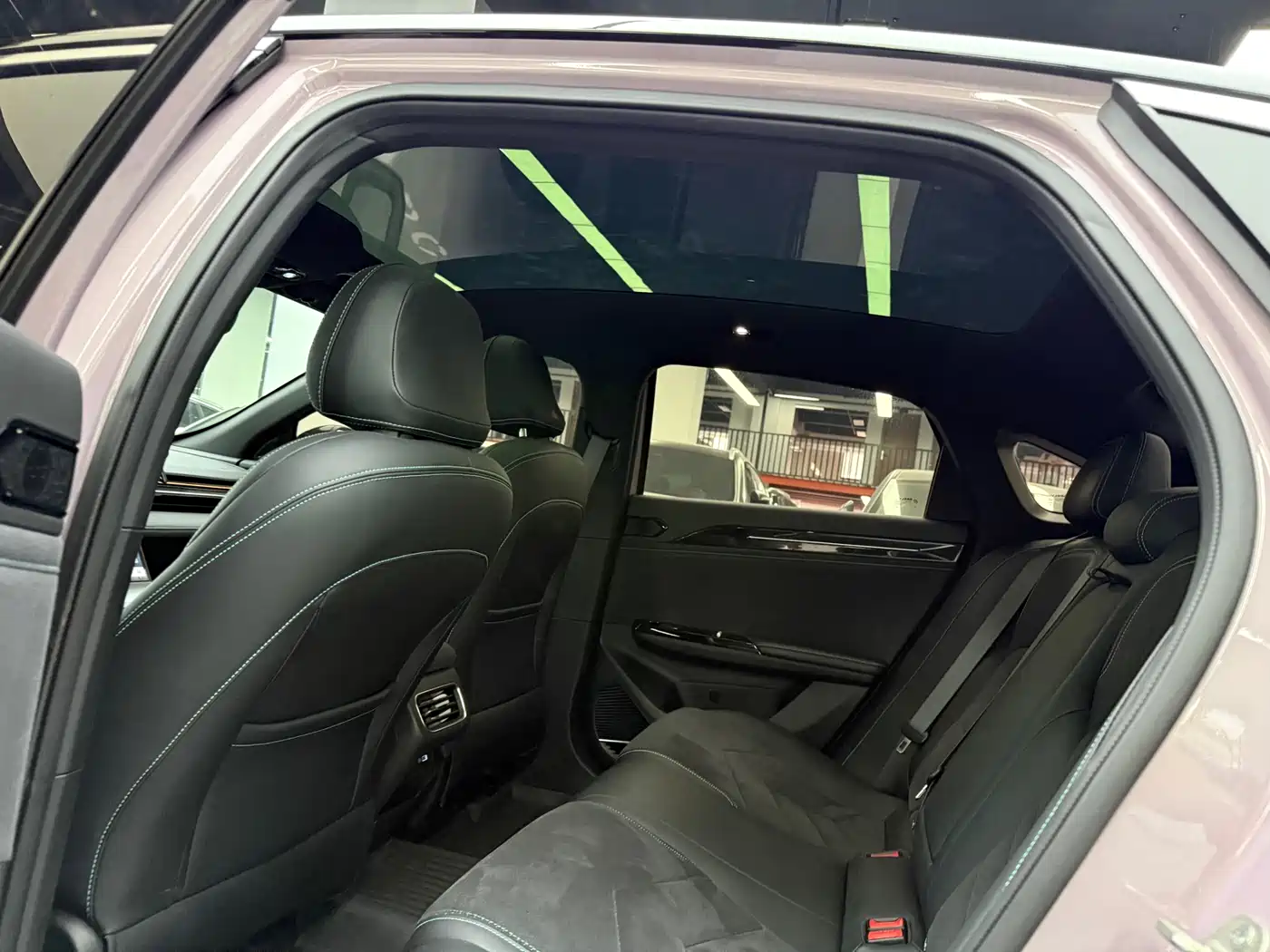 Geely Galaxy Galaxy L6 2024 125km Creative Edition фото 8