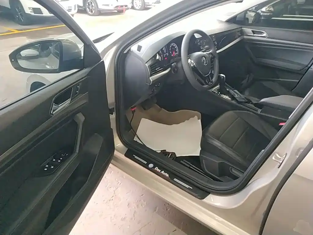 Volkswagen Lavida 2019 1.5L Automatic Comfort Edition China VI 16