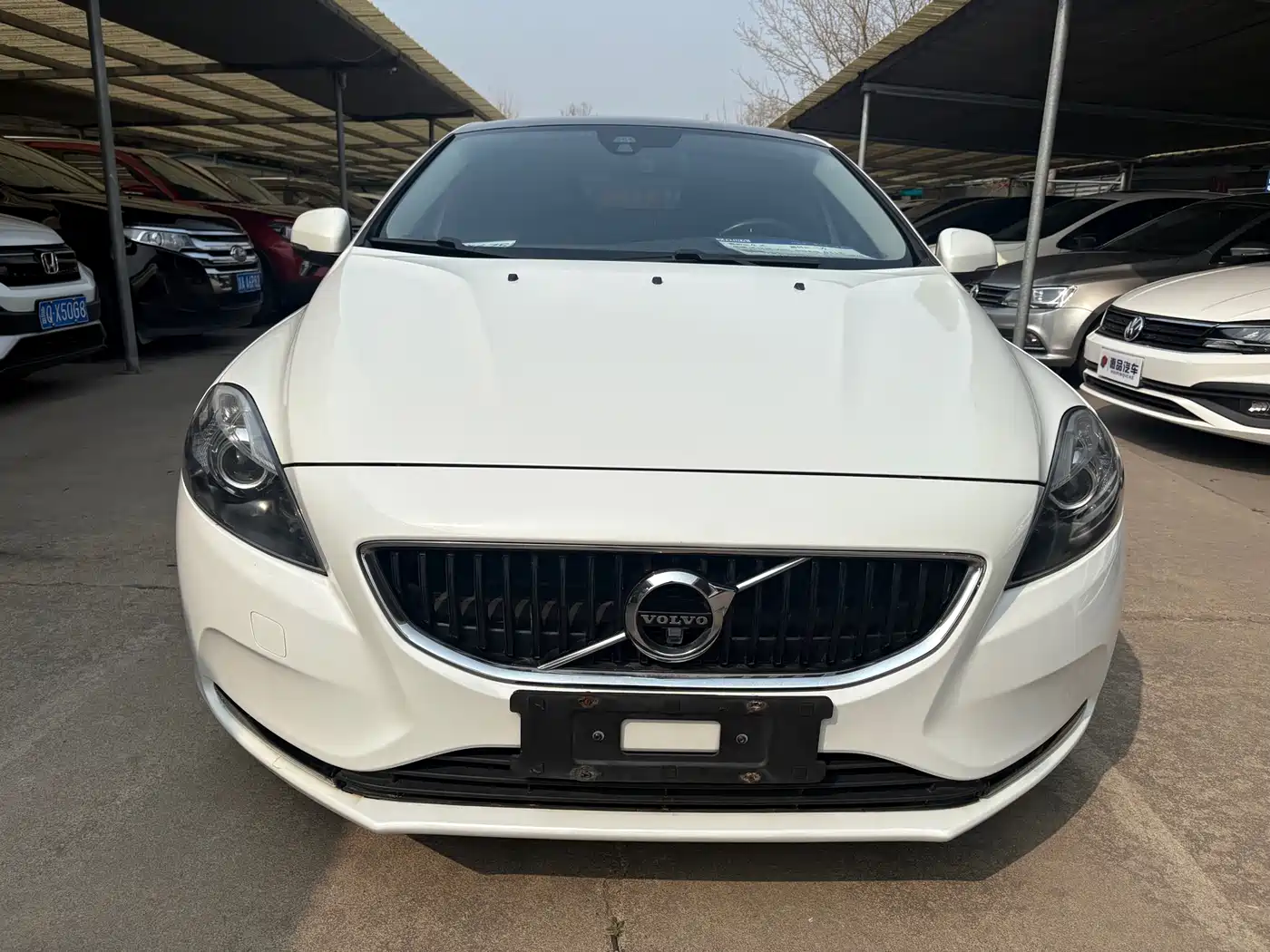 VOLVO V40