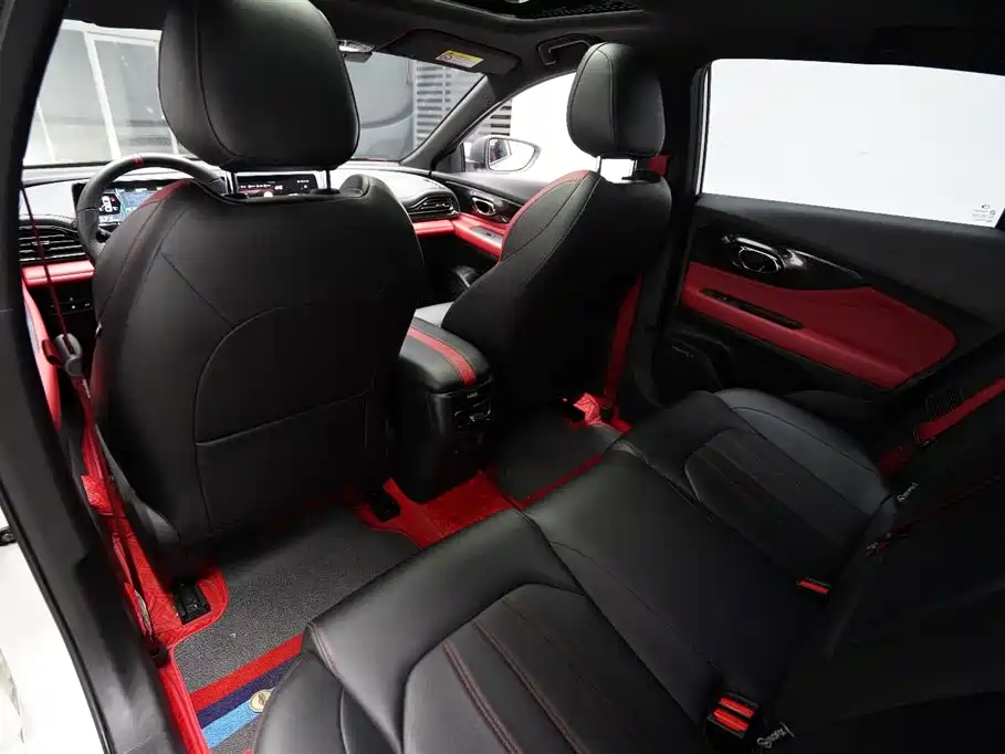GAC Trumpchi Trumpchi Emkoo 2021 270T DCT J15 Edition фото 13