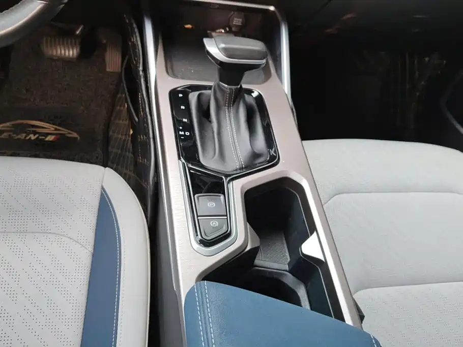 Фото 16 - Geely Emgrand