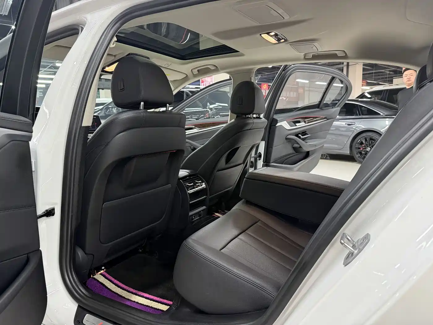 BMW 5 Series 2018 525Li Luxury Package фото 9