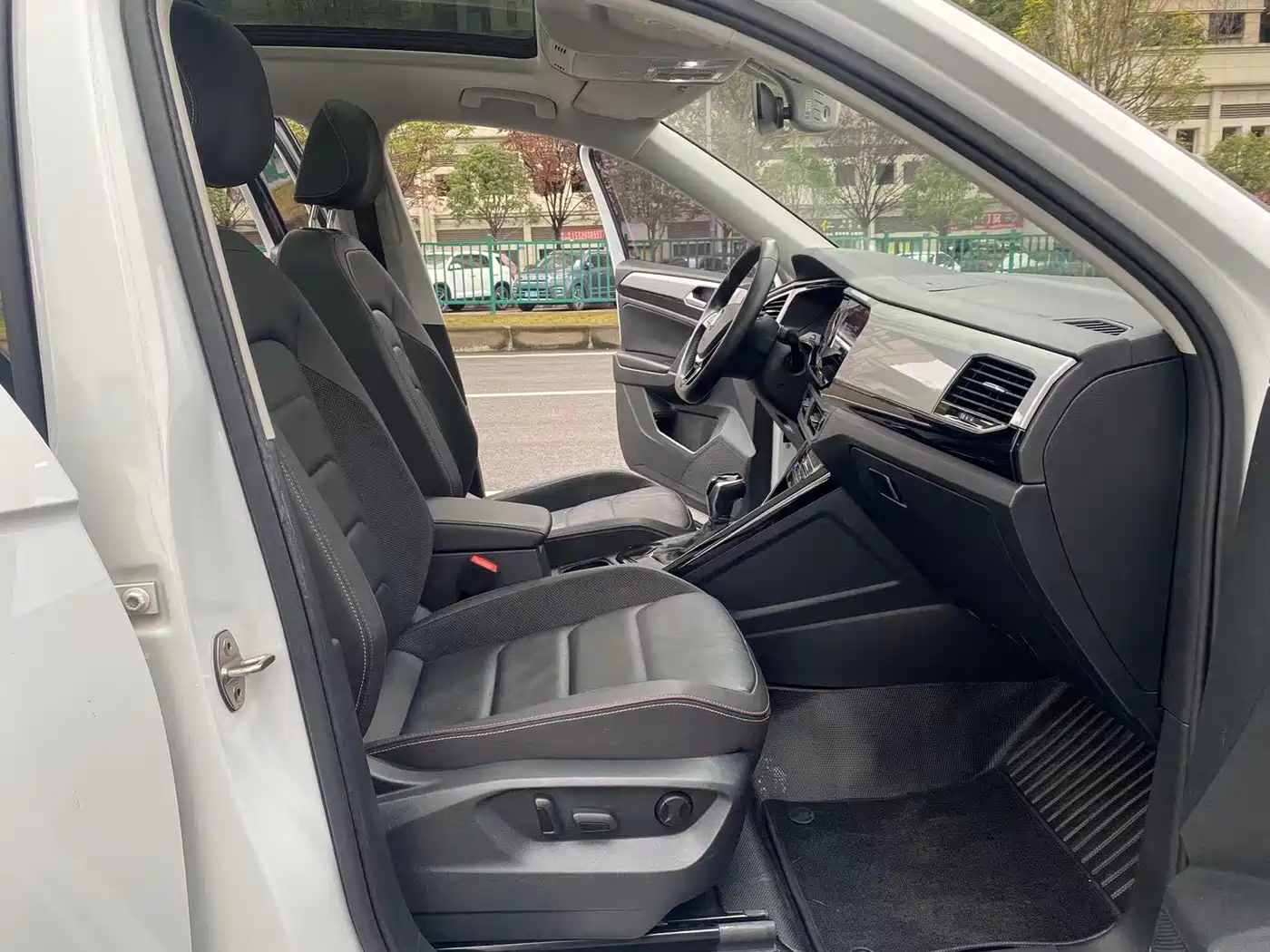 Volkswagen Tayron 2020 330TSI 2WD Luxury Smart Edition фото 11