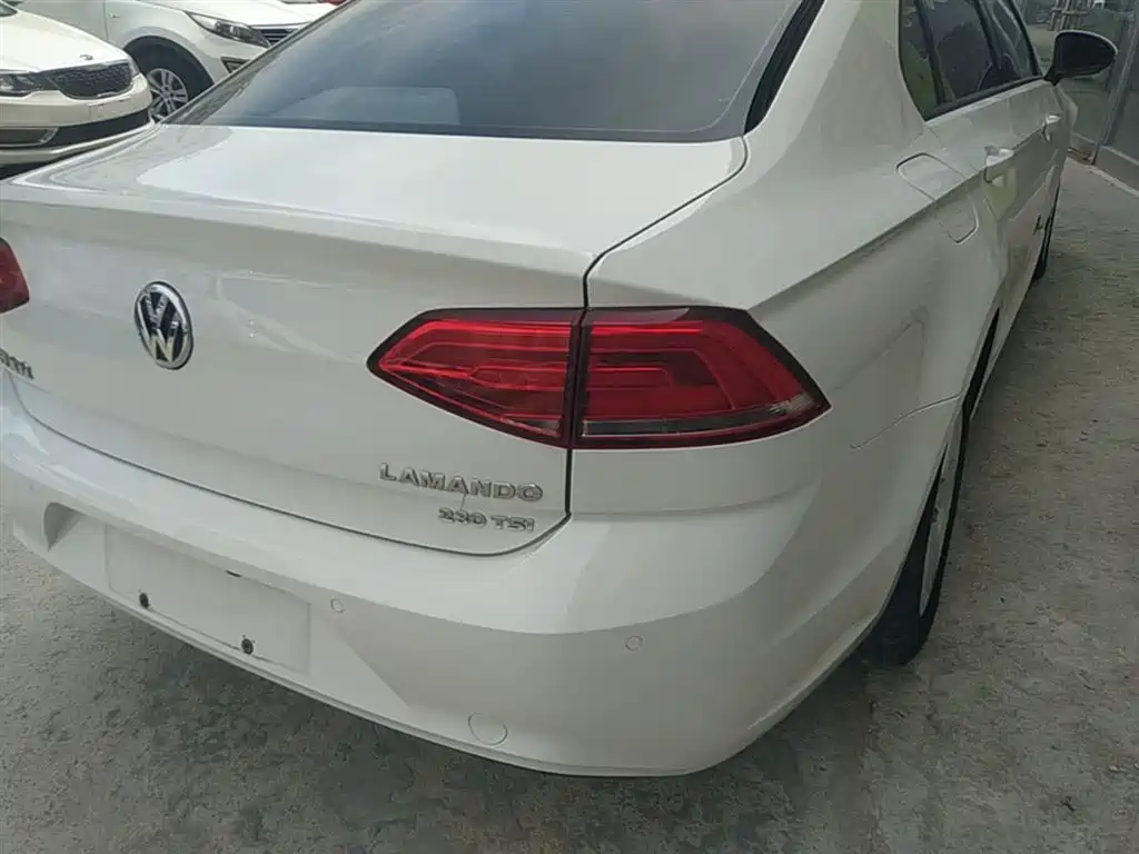 Volkswagen Lamando 2017 230TSI DSG Trend Edition фото 8