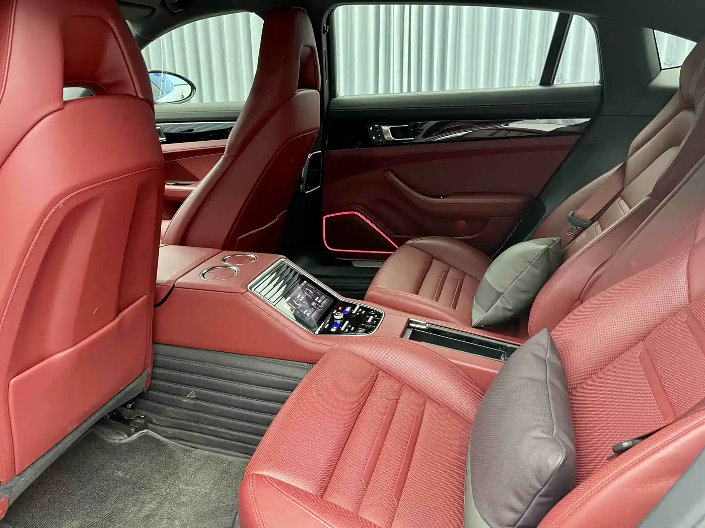 Porsche Panamera 2023 Panamera 4 Executive Long Wheelbase 2.9T фото 12