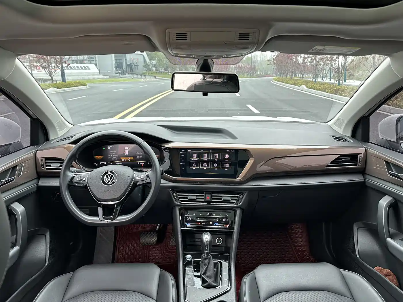 Volkswagen Tharu 2022 280TSI FWD Luxury Edition фото 6