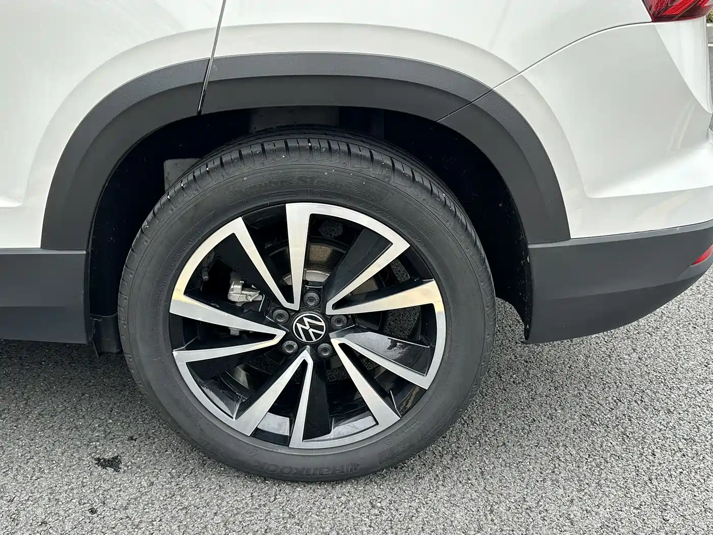 Volkswagen Tharu 2022 280TSI FWD Luxury Edition фото 14