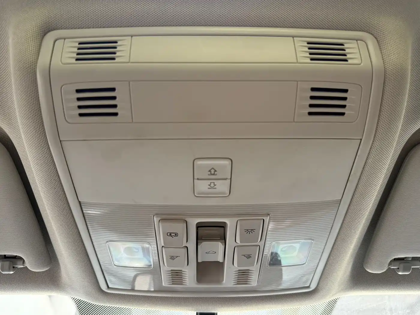 Volkswagen Tharu 2022 280TSI FWD Luxury Edition фото 20