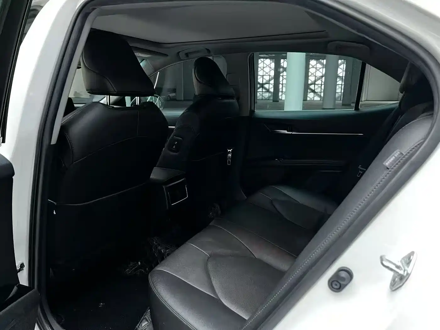 Toyota Camry 2021 2.5G Luxury Edition фото 6