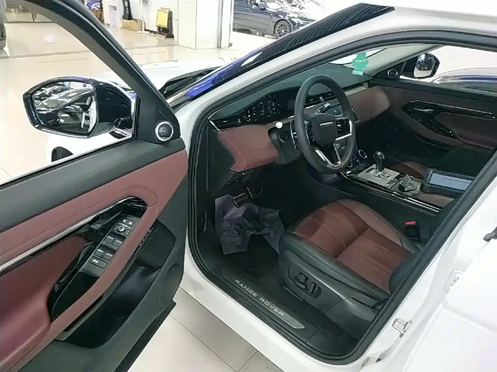 Land Rover Range Rover Evoque 2022 Range Rover Evoque L 249PS R-Dynamic Luxury Edition фото 16