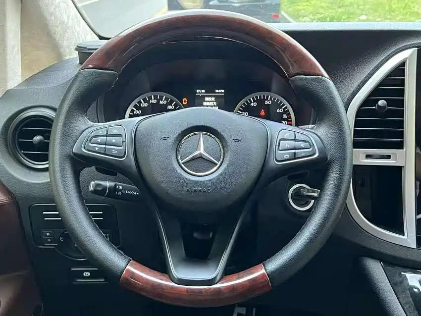Mercedes-Benz Vito 2018 2.0T Business Edition China VI фото 13