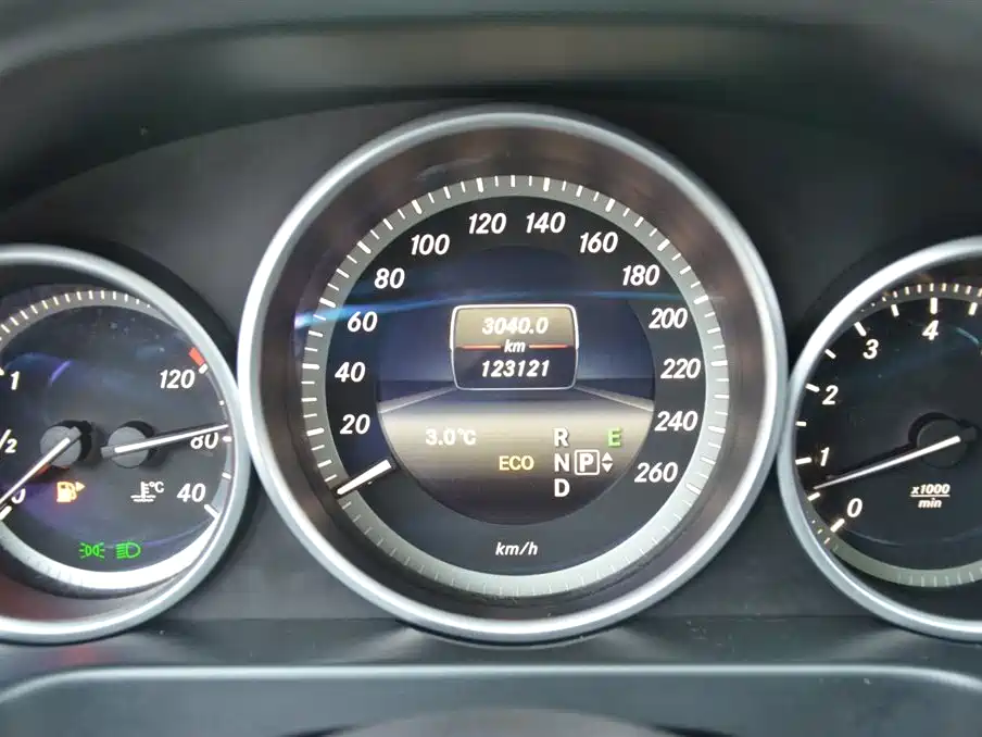 Mercedes-Benz E-Class 2015 E 200 L фото 14