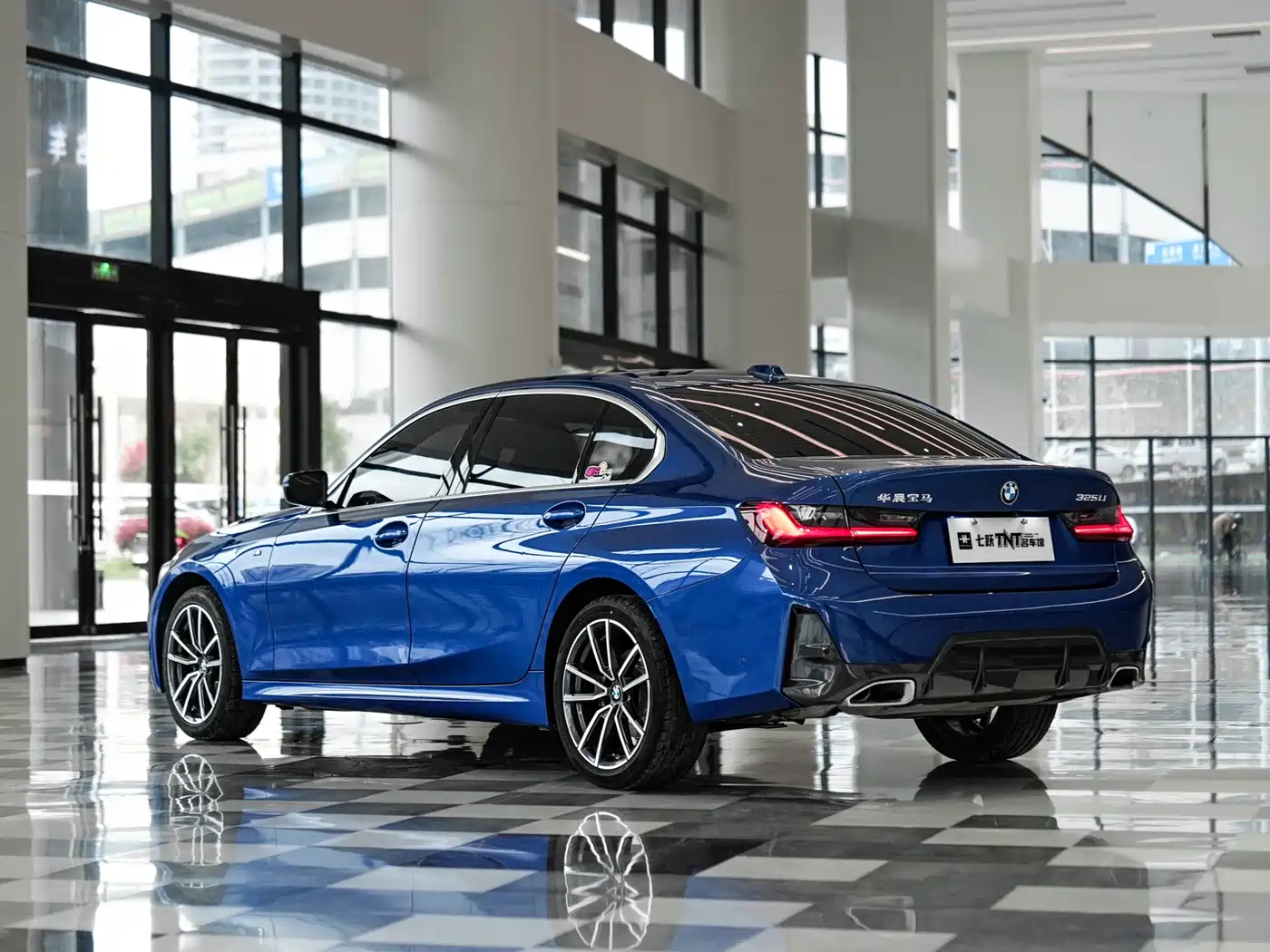 BMW 3 Series 2024 325Li M Sport Package фото 5