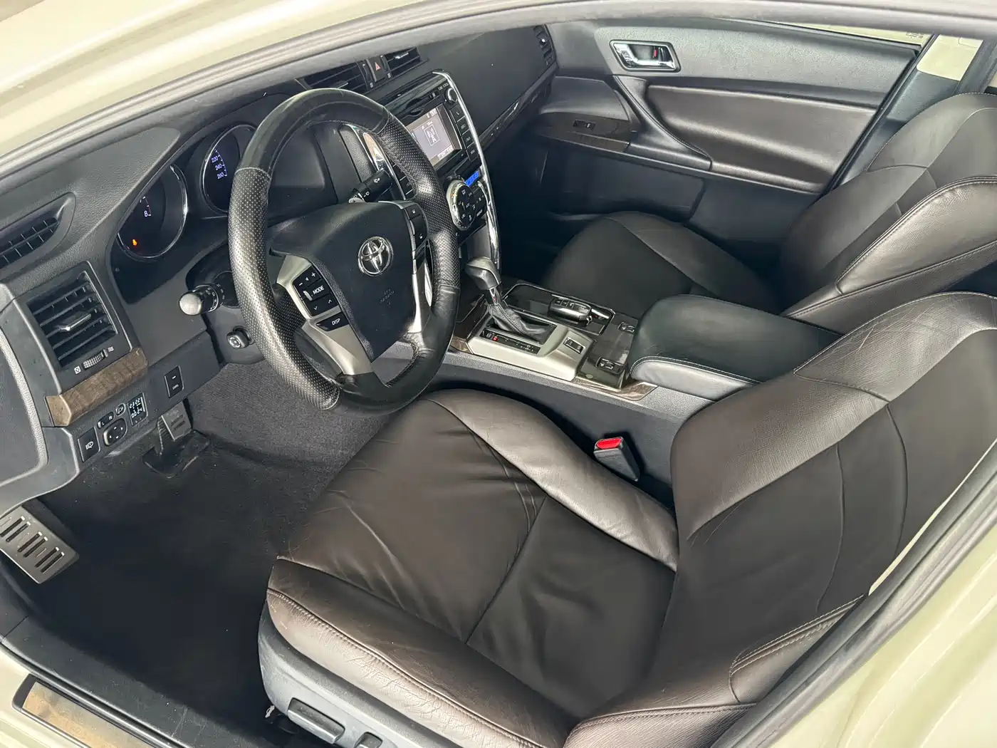 Toyota Reiz 2013 2.5V Premium Edition фото 6
