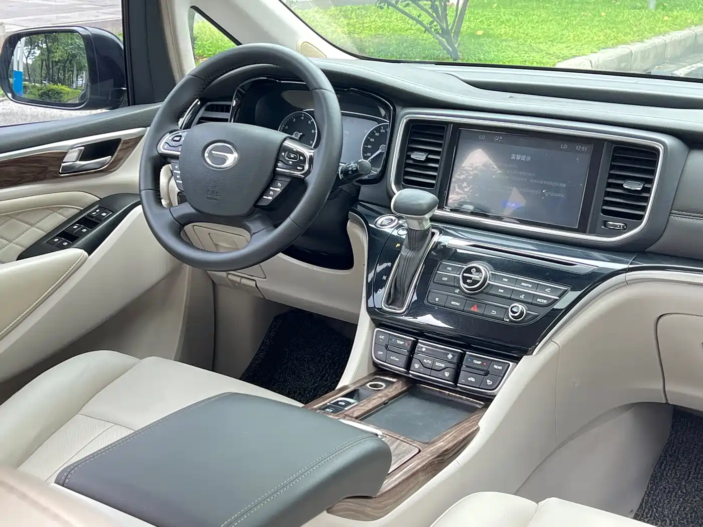 GAC Trumpchi Trumpchi M8 2018 320T Exclusive Edition фото 8