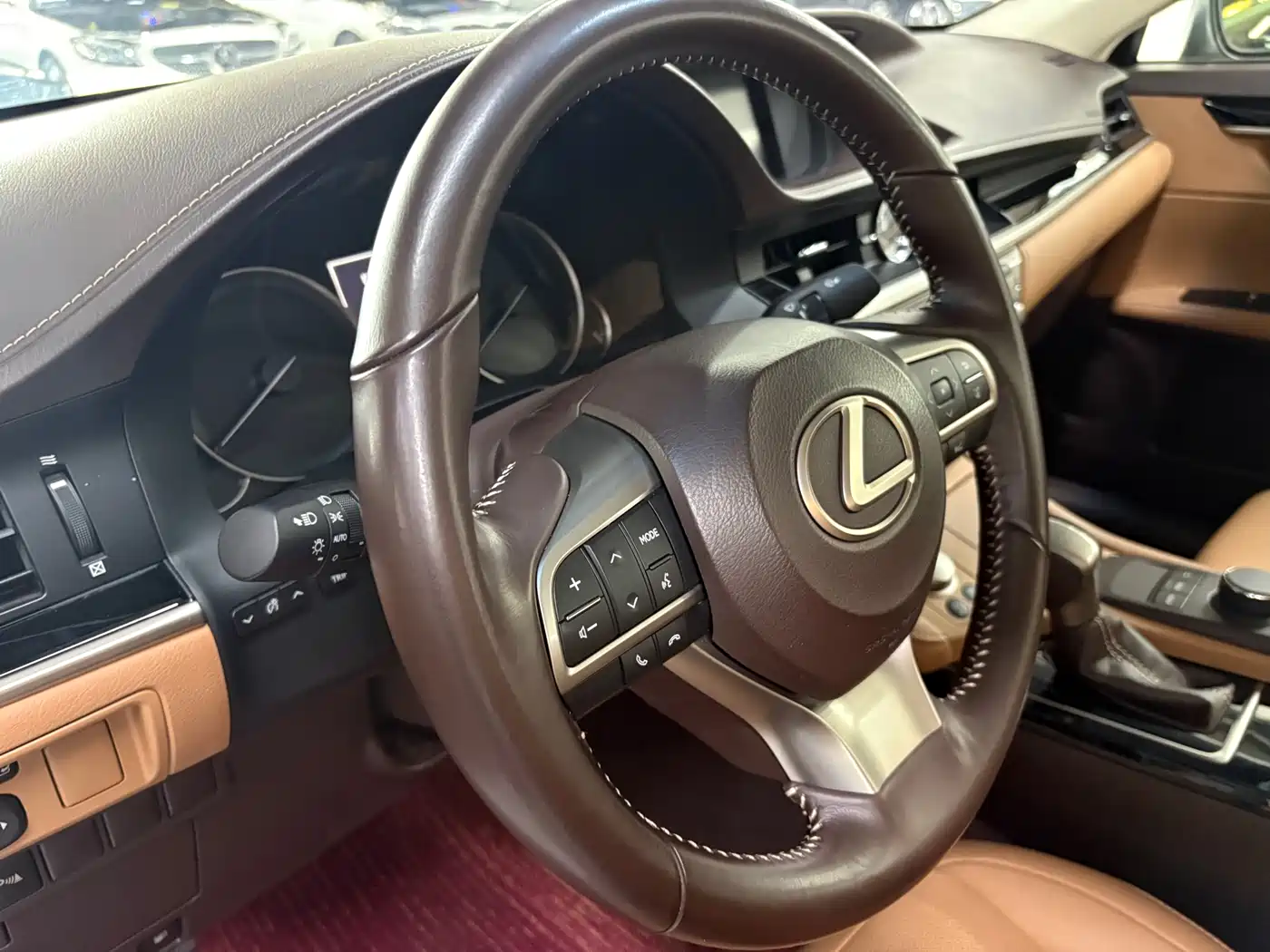 Lexus ES 2015 200 Comfort Edition фото 11