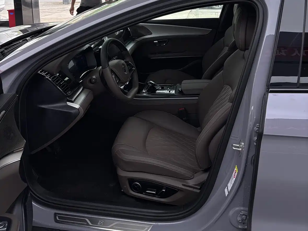 BYD Han 2025 DM-i 125KM LiDAR Smart Driving фото 9
