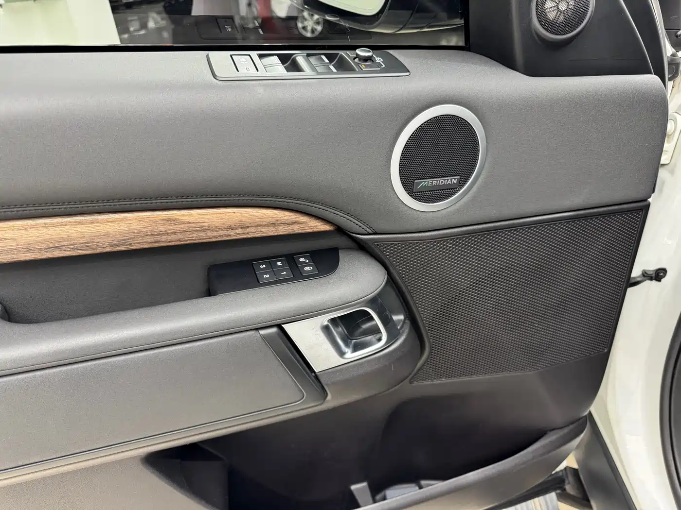 Land Rover Discovery 2019 3.0 SC V6 HSE LUXURY фото 19