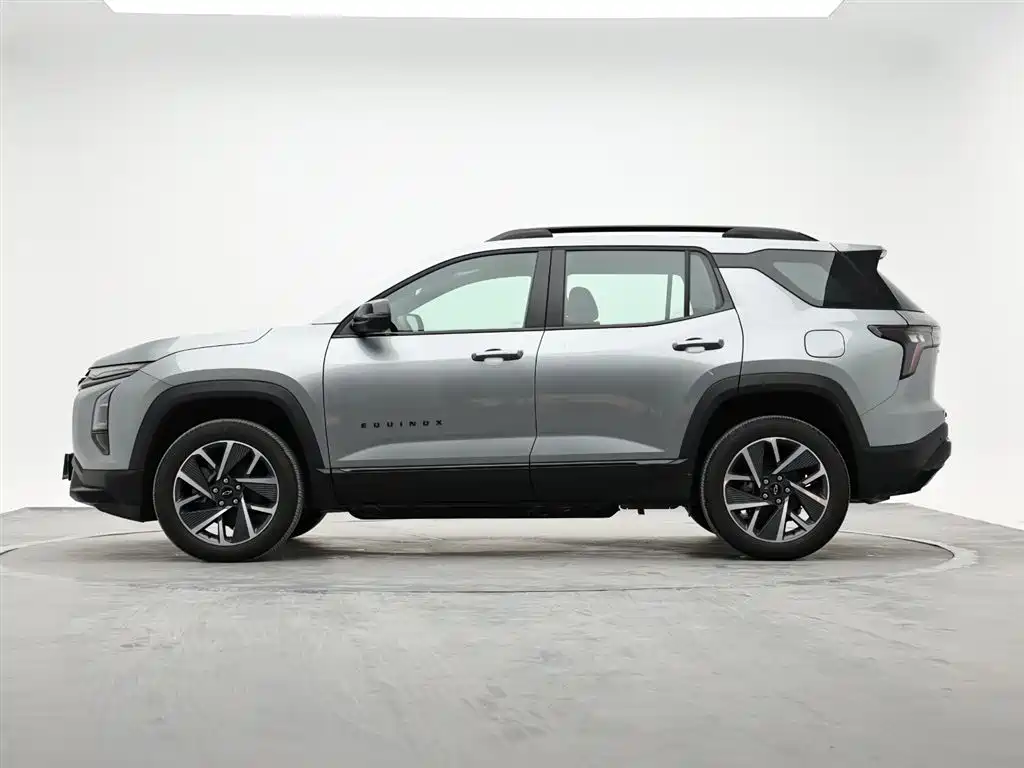 Chevrolet Equinox Plus 2024 102km RS Flagship Edition фото 5