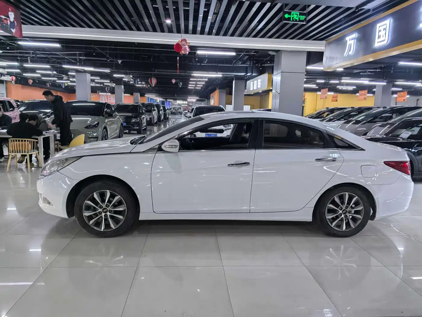 Hyundai Sonata 2013 Model 2.0L Automatic Leading Edition фото 3