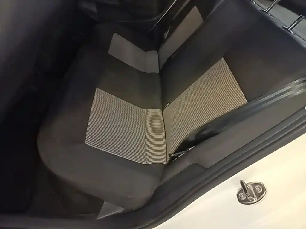 Volkswagen Polo 2016 1.4L Automatic Trend фото 17