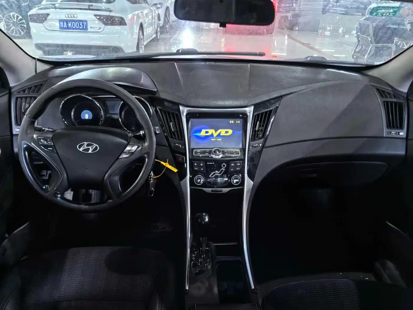 Hyundai Sonata 2013 Model 2.0L Automatic Leading Edition фото 6