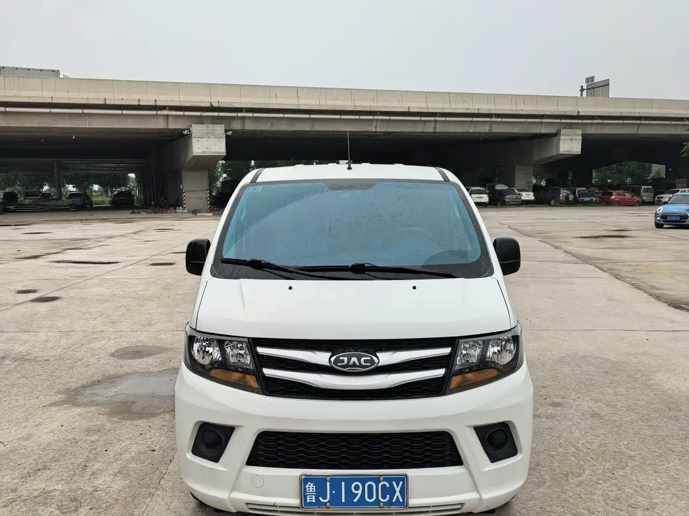 Фото 2 - JAC Refine M3