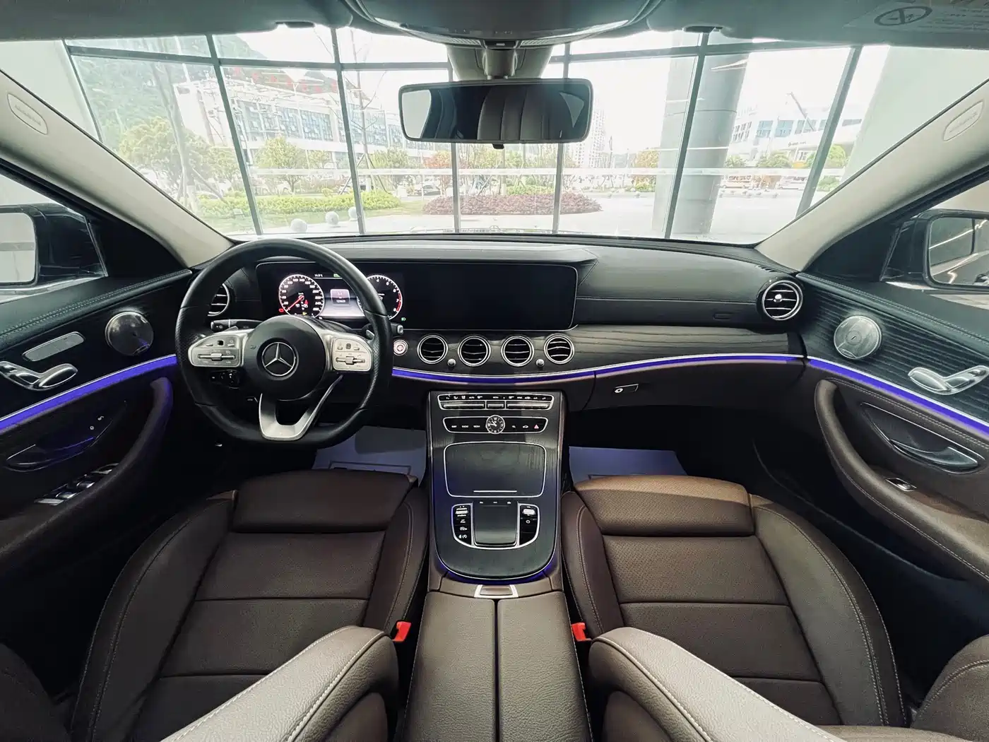 Mercedes-Benz E-Class 2020 Model E 260 L Sport фото 18