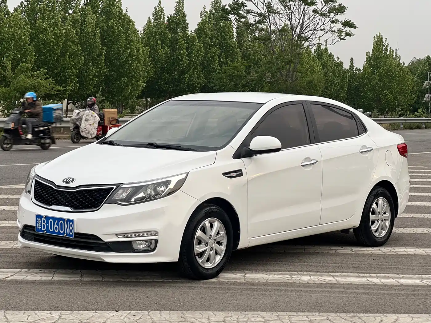 Kia K2 2015 Sedan 1.4L MT GLS