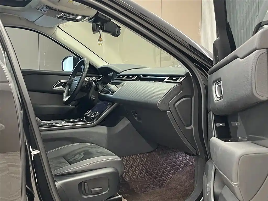 Land Rover Range Rover Velar 2019 250PS фото 17