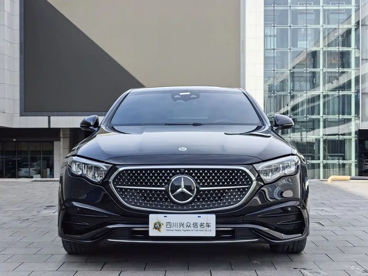Mercedes-Benz E-Class 2024 Model E 300 L Luxury Sport фото 3